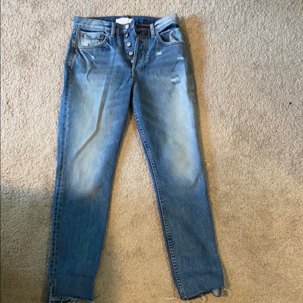 BOYISH BUTT-RIP JEANS